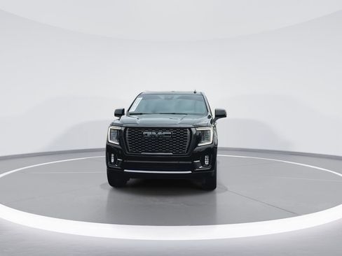 Used 2024 GMC Yukon XL Denali Ultimate AWD/4WD image 3
