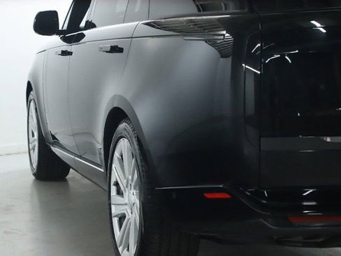 Used 2023 Land Rover Range Rover Long Wheelbase SE AWD/4WD image 6