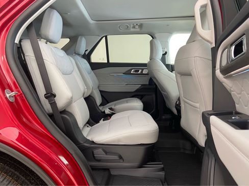 New 2026 Ford Explorer Platinum w/ LUX Leather Package AWD/4WD image 17