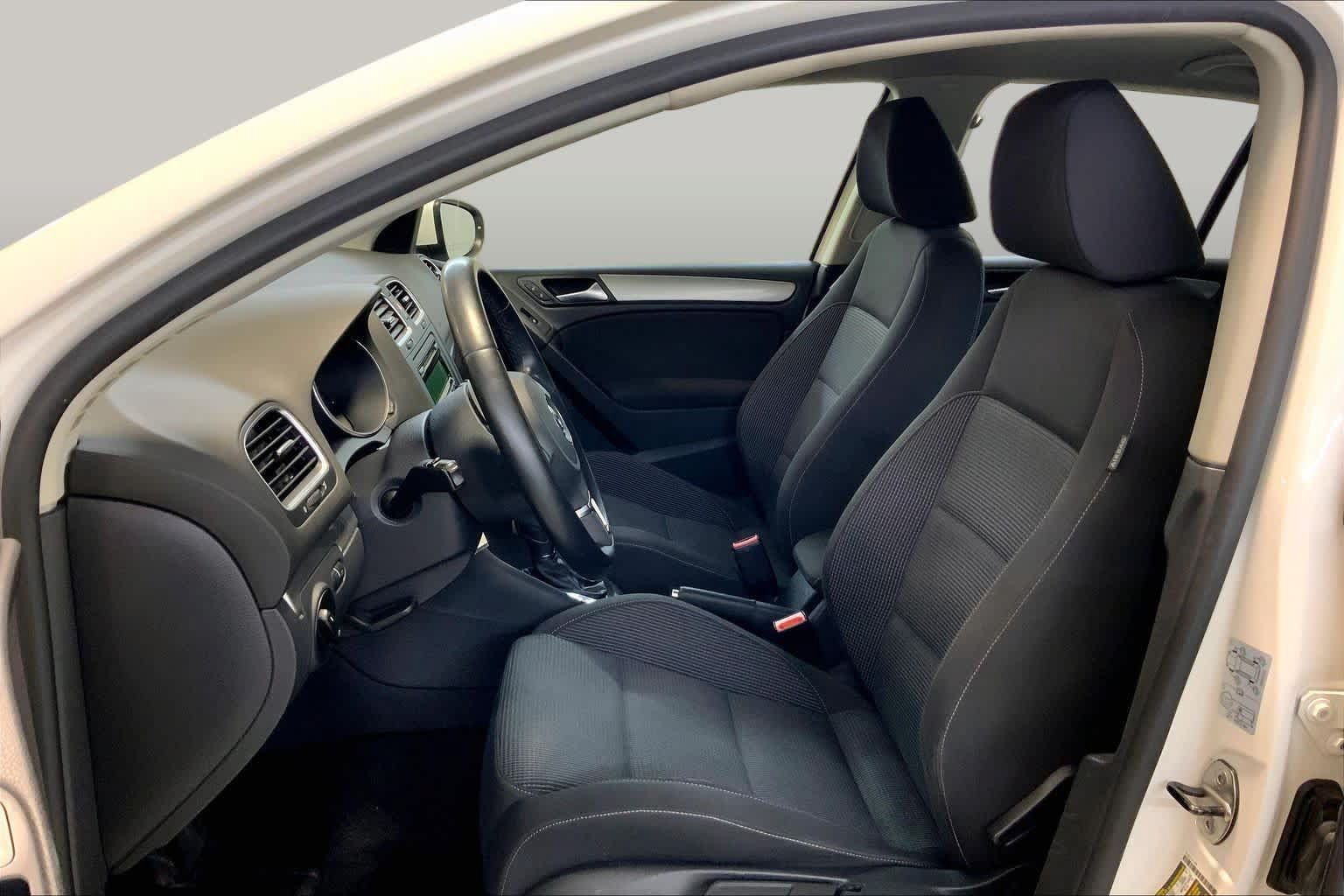 Used 2013 Volkswagen Golf 4-Door FWD image 7