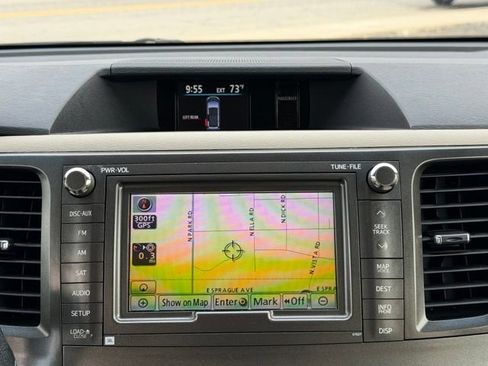 Used 2011 Toyota Sienna XLE w/ XLE Navigation Pkg FWD image 27