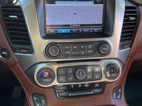 Used 2019 Chevrolet Suburban Premier image 7