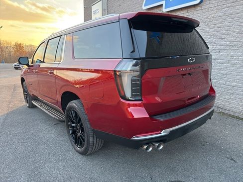 New 2026 Chevrolet Suburban Premier image 5