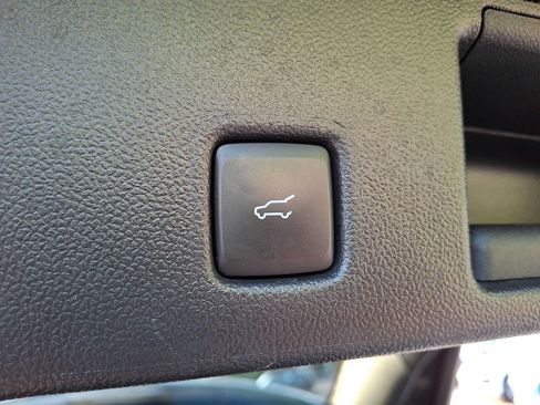 Used 2022 Ford Escape SEL w/ Technology Package AWD/4WD image 28