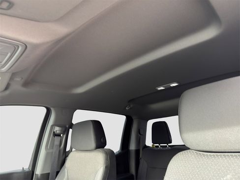 Used 2025 Chevrolet Silverado 1500 W/T w/ Z71 Off-Road Package image 7