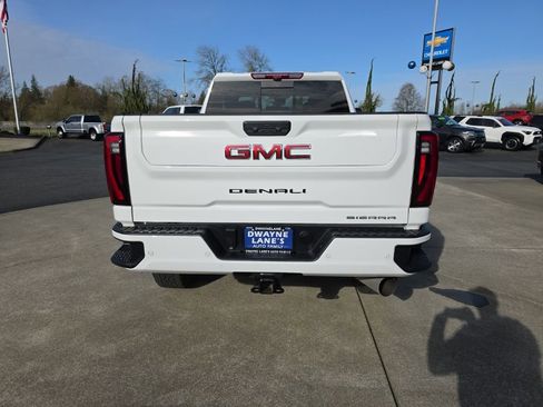 Used 2025 GMC Sierra 3500 Denali w/ Denali Reserve Package image 5