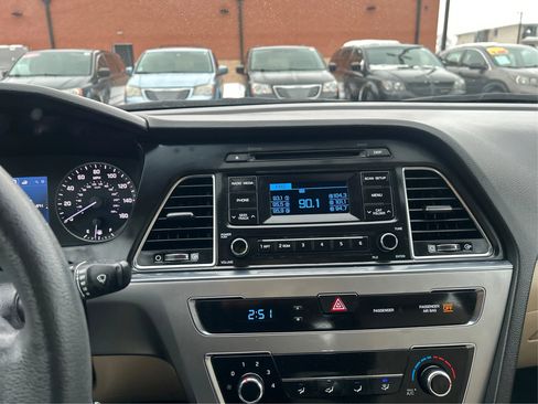 Used 2015 Hyundai Sonata SE image 23