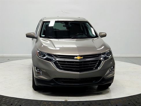 Used 2019 Chevrolet Equinox LT image 2
