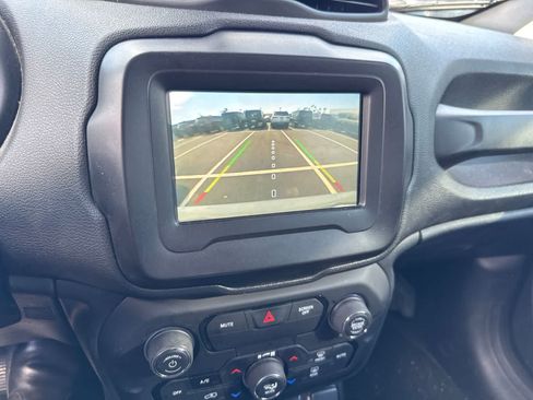 Used 2019 Jeep Renegade Altitude w/ Quick Order Package 22M AWD/4WD image 28