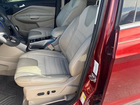 Used 2015 Ford Escape SE w/ SE Chrome Package FWD image 8