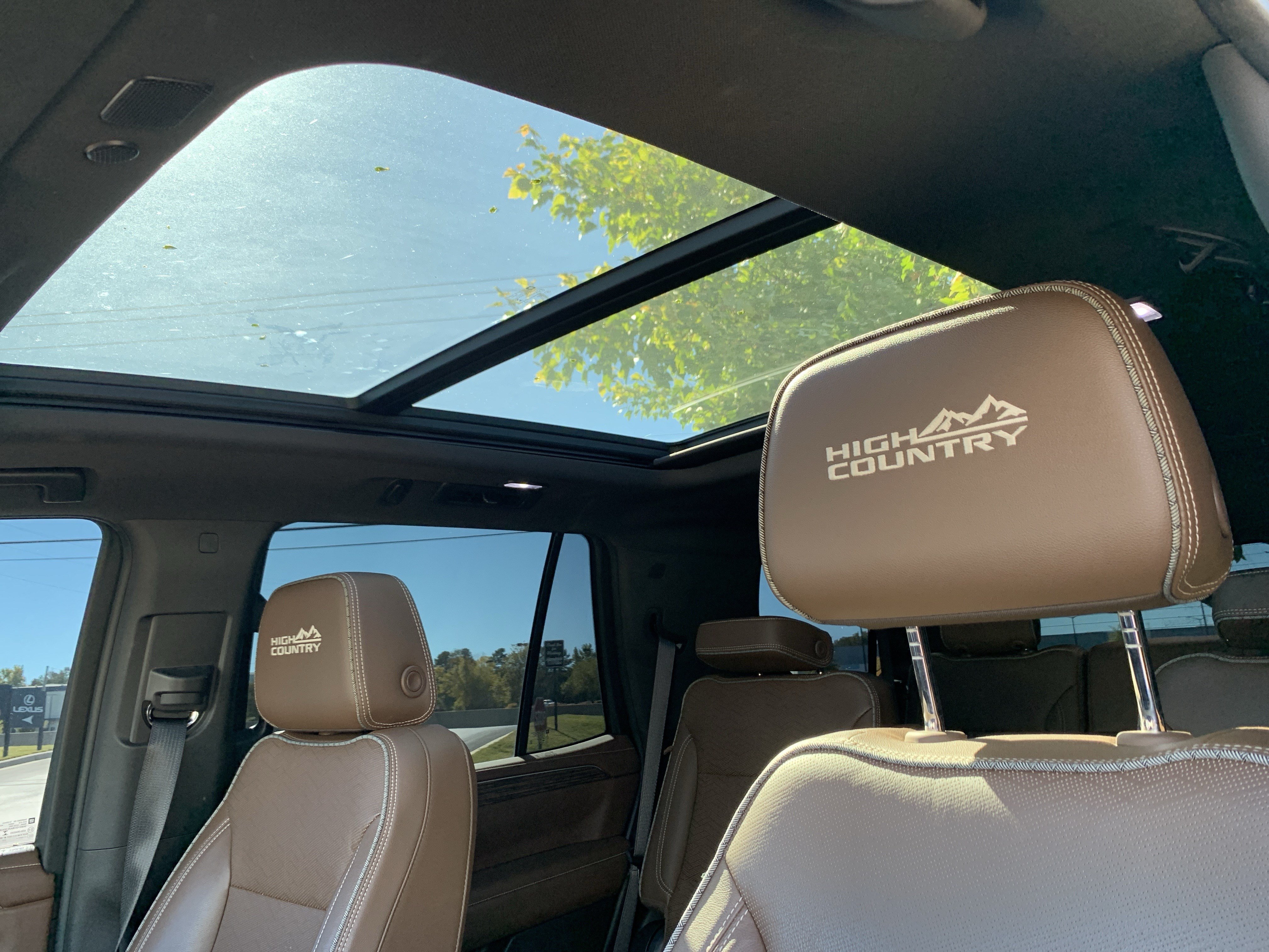 Used 2021 Chevrolet Tahoe High Country w/ Premium Package AWD/4WD image 28