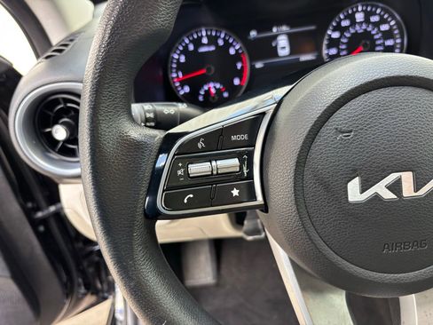 Used 2023 Kia Forte LXS image 17