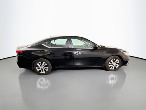 Used 2019 Nissan Altima 2.5 S FWD image 11