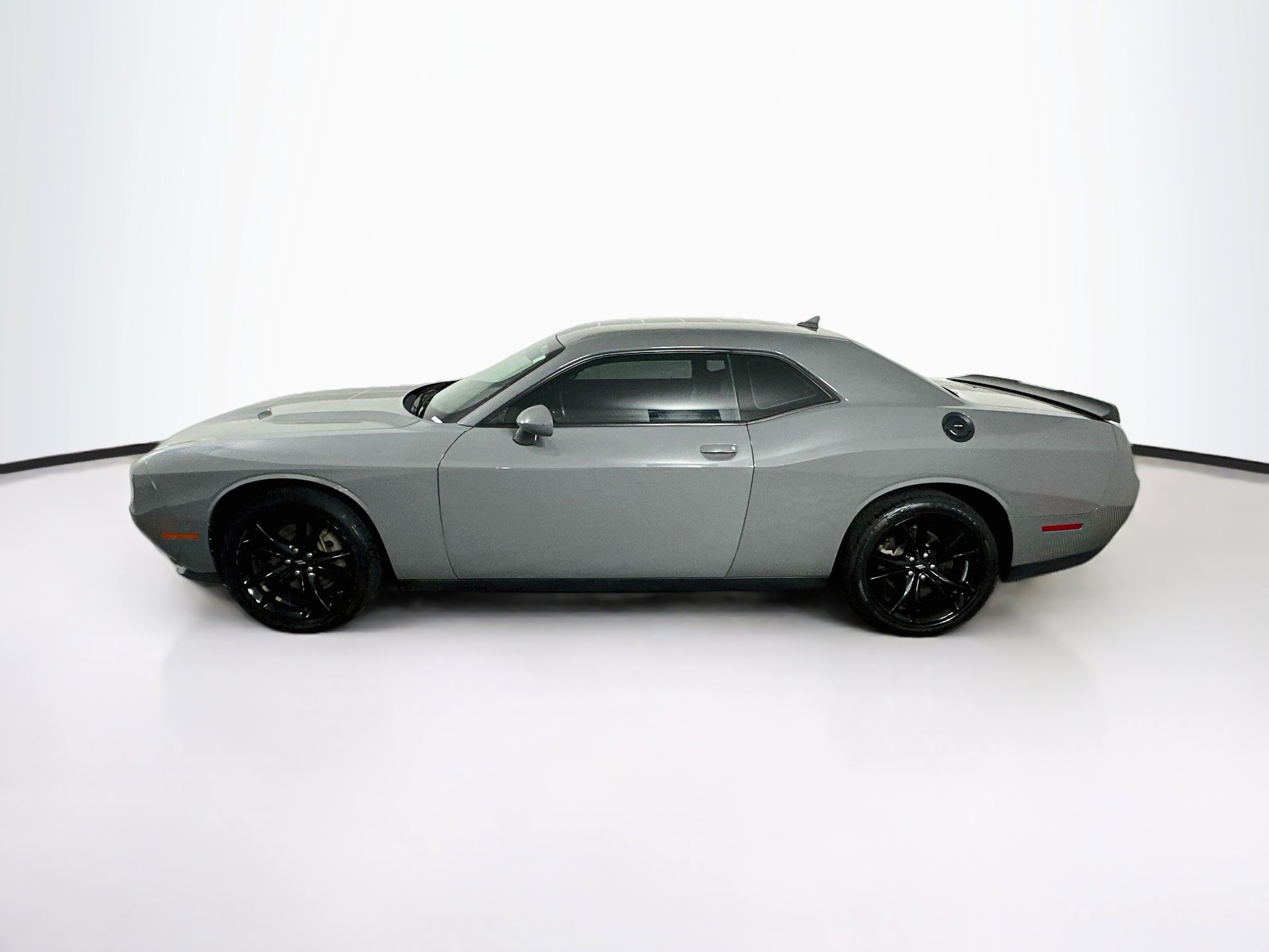 Used 2017 Dodge Challenger SXT Plus RWD image 4