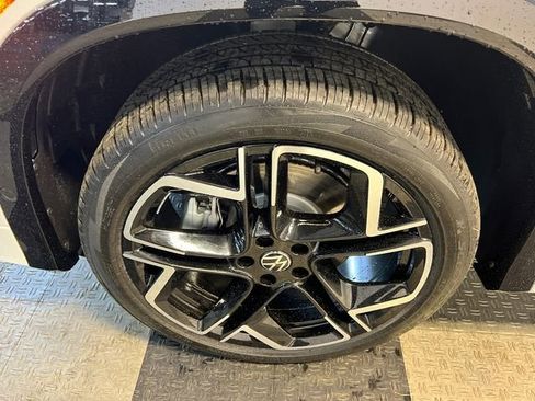 New 2026 Volkswagen Tiguan SEL R-Line AWD/4WD image 6