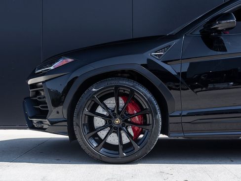 Used 2022 Lamborghini Urus image 11