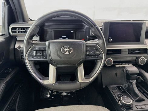 Certified 2025 Toyota 4Runner SR5 AWD/4WD image 29