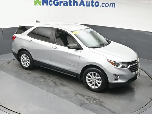 Used 2021 Chevrolet Equinox LS w/ LS Convenience Package AWD/4WD image 3