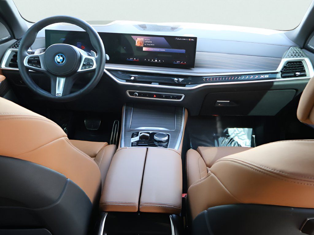 Used 2025 BMW X5 xDrive50e w/ M Sport Package AWD/4WD image 15