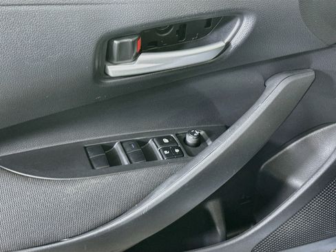 Used 2021 Toyota Corolla LE FWD image 15