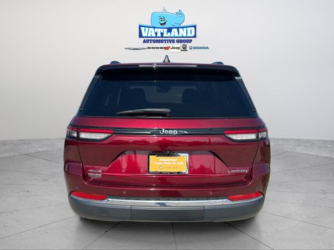 Certified 2023 Jeep Grand Cherokee Laredo AWD/4WD image 4
