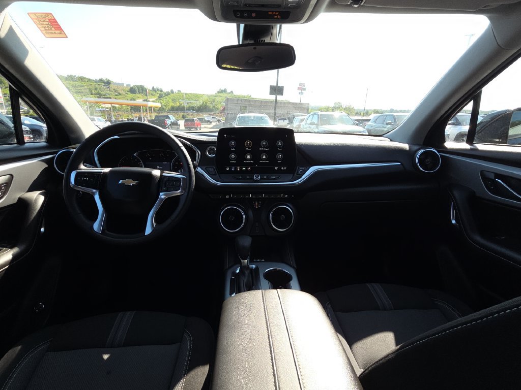 Used 2024 Chevrolet Blazer LT w/ Convenience Package FWD image 29