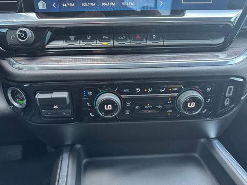 Used 2024 Chevrolet Silverado 3500 LTZ w/ LTZ Convenience Package image 12