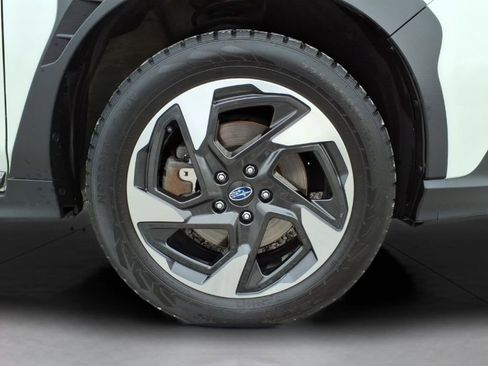 Used 2024 Subaru Crosstrek 2.5i Limited w/ Crosstrek Mirror Package AWD/4WD image 11