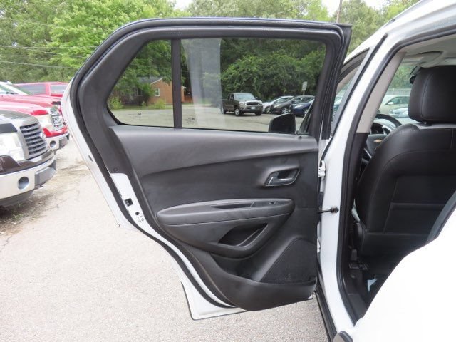 Used 2015 Chevrolet Trax LT w/ LT Plus Package FWD image 12