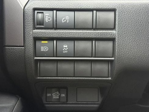 Used 2025 Toyota Tacoma TRD Sport AWD/4WD image 22