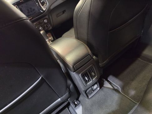 Used 2020 Jeep Compass Limited AWD/4WD image 23
