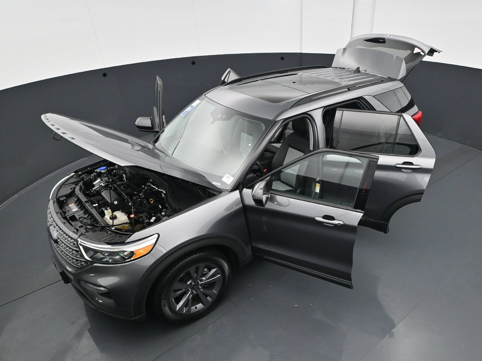 Used 2022 Ford Explorer XLT w/ Equipment Group 202A AWD/4WD image 43