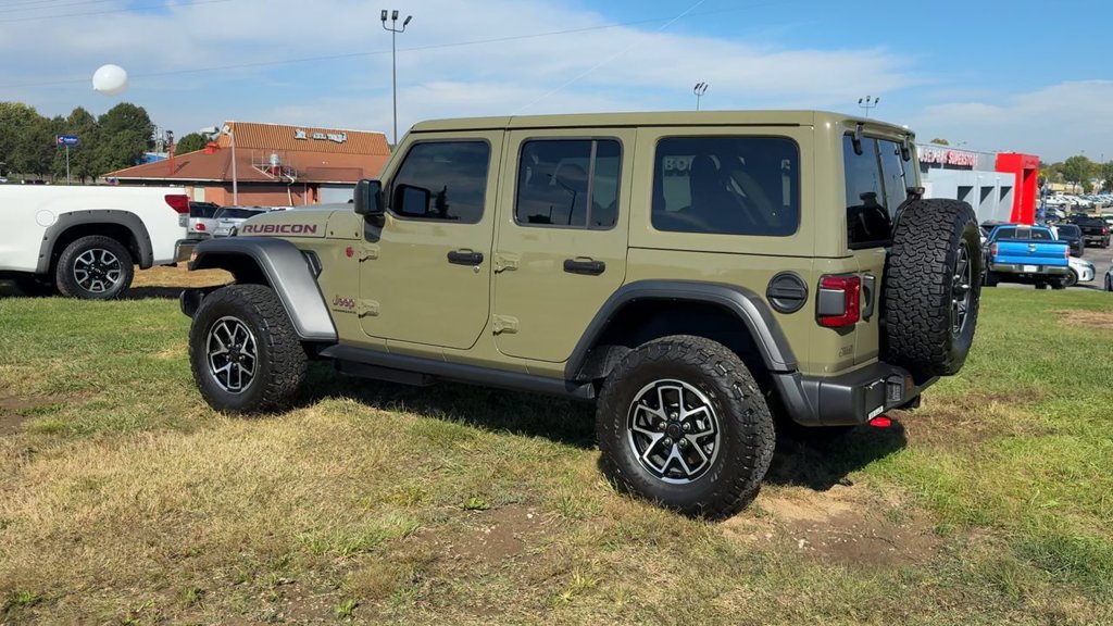 Used 2026 Jeep Wrangler Unlimited Rubicon AWD/4WD image 4