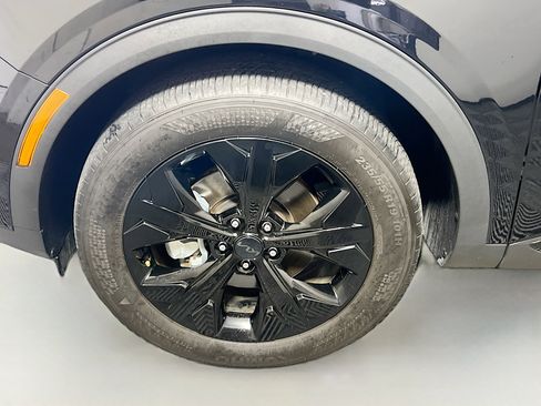 Used 2025 Kia Sportage X-Line w/ Premium Package image 13