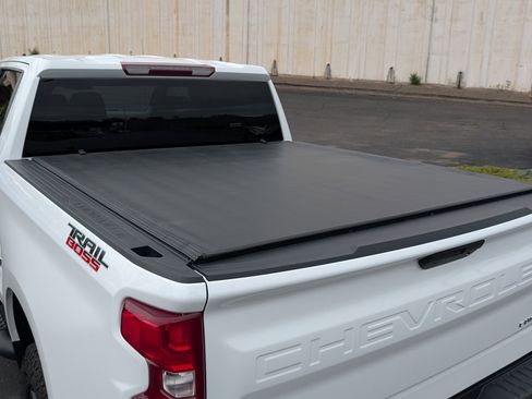 Used 2021 Chevrolet Silverado 1500 Custom Trail Boss AWD/4WD image 18