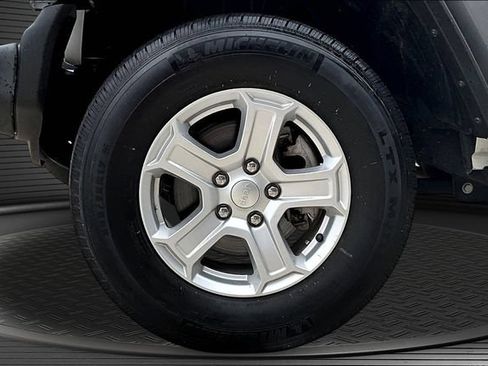 Used 2019 Jeep Wrangler Sport AWD/4WD image 34