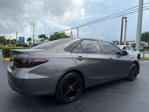 Used 2016 Toyota Camry SE FWD image 7
