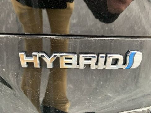 Certified 2021 Toyota Venza XLE w/ Softex Package image 7