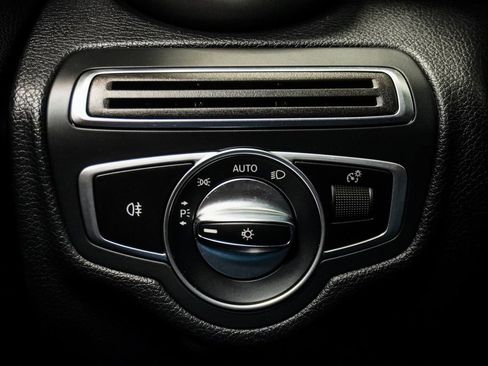 Used 2019 Mercedes-Benz C 300 Sedan image 26