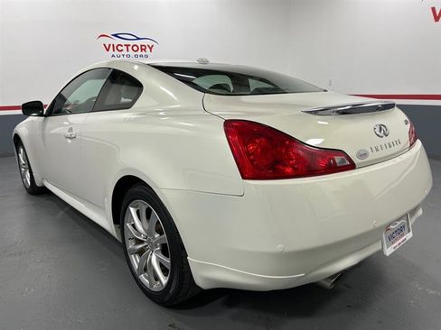 Used 2011 INFINITI G37 x Coupe w/ Premium Pkg image 3