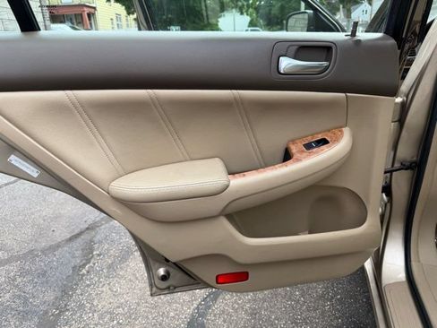 Used 2005 Honda Accord EX-L image 15