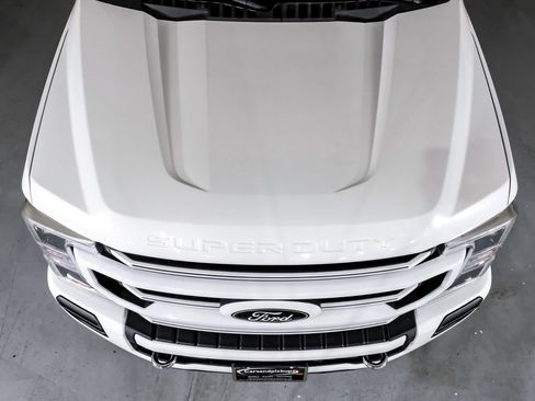 Used 2022 Ford F250 Platinum w/ FX4 Off-Road Package AWD/4WD image 39