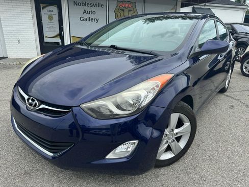Used 2013 Hyundai Elantra GLS w/ Preferred Pkg FWD image 2