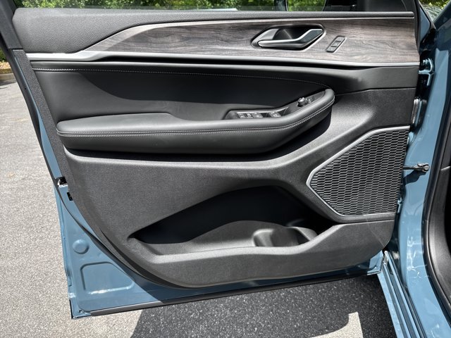 New 2026 Jeep Grand Cherokee Limited AWD/4WD image 11