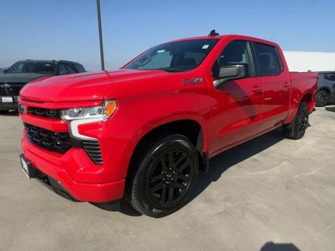 Used 2023 Chevrolet Silverado 1500 RST w/ Z71 Off-Road Package image 4