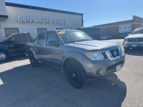 Used 2018 Nissan Frontier SV image 4