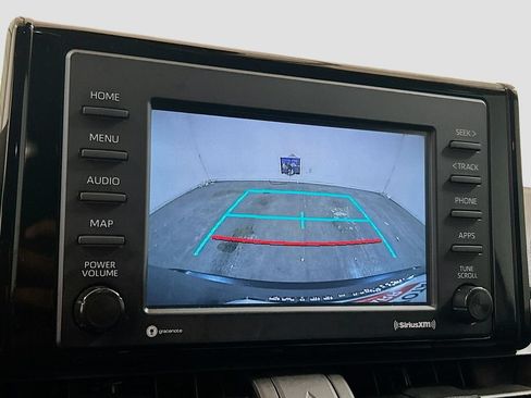 Used 2022 Toyota RAV4 LE FWD image 11
