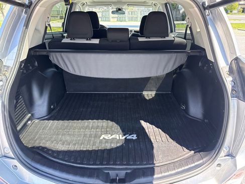 Used 2017 Toyota RAV4 XLE AWD/4WD image 12