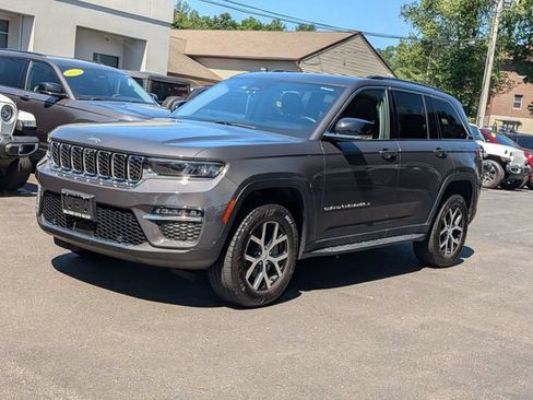 New 2023 Jeep Grand Cherokee Limited w/ Luxury Tech Group II AWD/4WD image 6