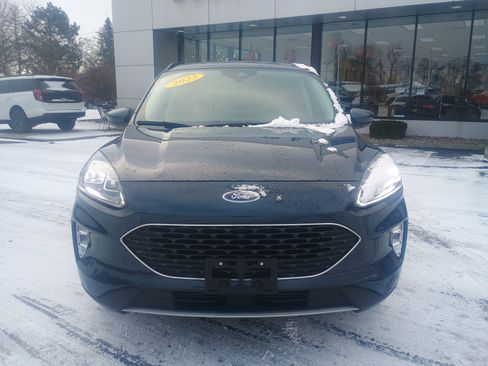 Certified 2022 Ford Escape Titanium w/ Class II Trailer Tow Package image 2